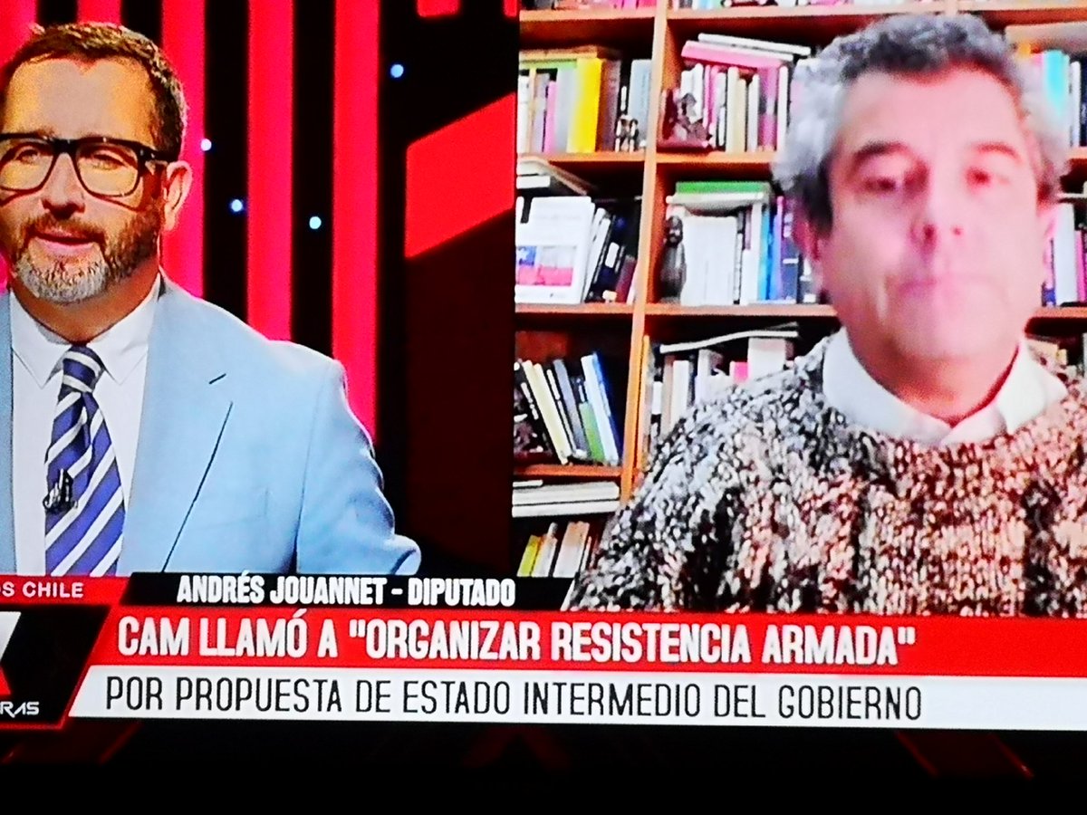 karitosan07's tweet photo. CAM llamo a organizar una resistencia armada... Y así seguimos..... No es terrorismo?... Que ciegos están.... Y en la nueva constitución dándole todos los derechos... Lastima por los Mapuches honestos. 😒 #Terrorismo https://t.co/KkEReYCqsd