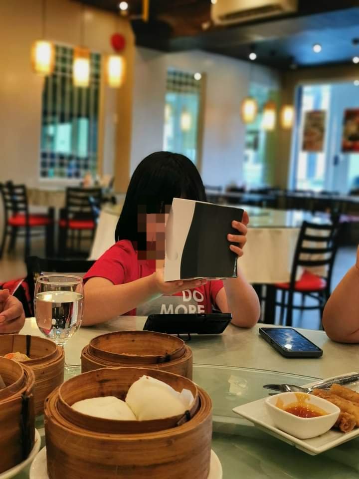 Samantha0797's tweet photo. Lunch date with these kiddos with mama La.🥰
It's Dim Sum Lunch for us today, Tara po let's eat.😋
#DimSumLunch
#LunchWithTheKulits https://t.co/poMlxAaXc6