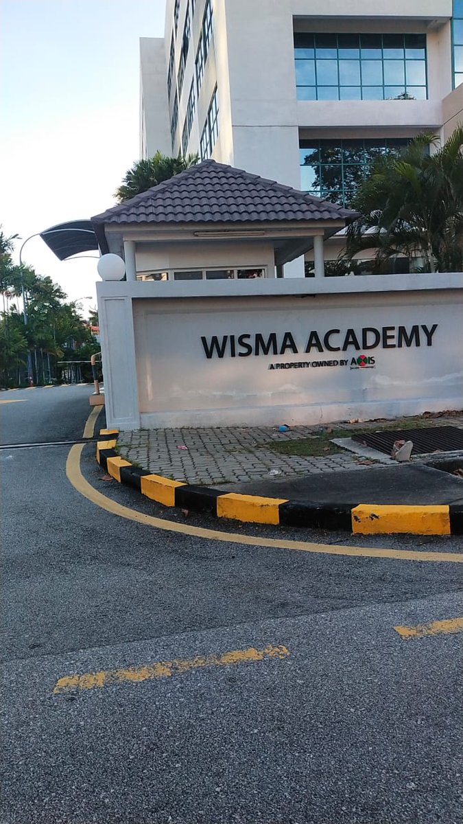 Here's the location for Sports Garage

goo.gl/maps/wPfLsYg2d… 

But parking will be at the connecting building WISMA ACADEMY next door. Please validate your ticket immediately by paying RM1 at counter.