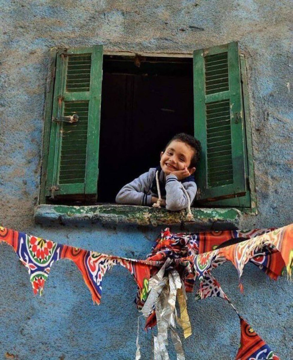 أعمّارنا تختلف باختلاف الأماكن و الأشخاص تختلف وقت أحزاننا أو أفراحنا نحنُ لدينا أكثر من تاريخ ميلاد .