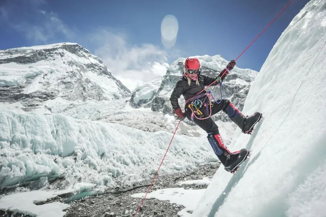 EverestToday's tweet photo. Congratulations to Alfa Karina Arrué the first Salvadoran 🇸🇻 on the summit of Mt #Everest (8848.86 m), the highest mountain in the world!🙏

Photo/Archive: Alfa Arrué/Instagram. https://t.co/446sNsDDMO