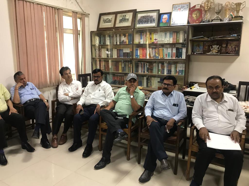 ITBarLucknow's tweet photo. 5th edition of LITBA talk was organised on ‘All about form 10BD &amp; 10BE of Income Tax’ on 11.05.2022 by @ITBarLucknow 
CA Akash Agarwal presented his keynote address
Members of LITBA attended the program in large numbers &amp; appreciated the idea of LITBA Talks
@yashvardhan_me https://t.co/XO5JeVY4oT