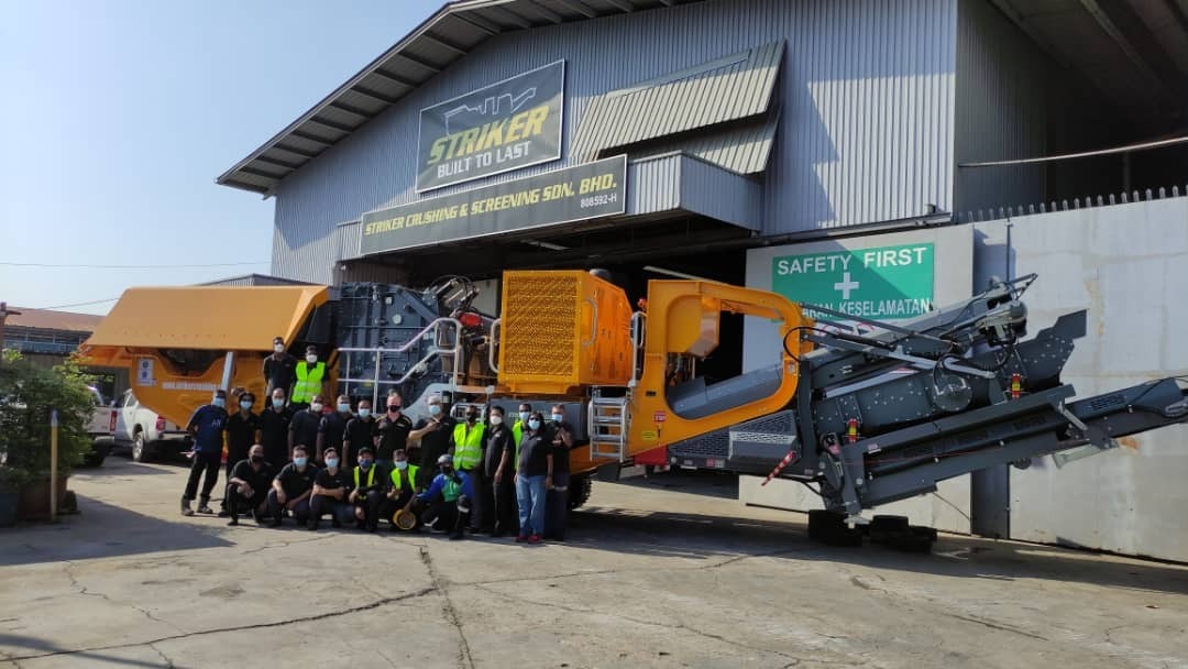 strikercrushing's tweet photo. The General Manager of Striker Australia recently visited the Striker Malaysia factory. Whilst he was there another mobile impact crusher was manufactured and left the factory on the way to a happy customer. https://t.co/4iZL6ZCHLB