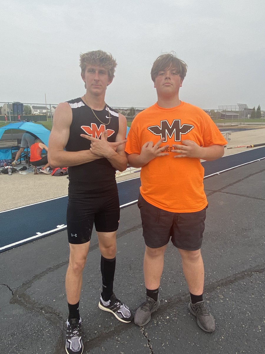 KyleEbner4's tweet photo. Love to see my boy out here at conference compete and PR!!@NickDeLuca1 #Footballtrack #Minookafootball #Minookatrack https://t.co/VpdYmaUSU9