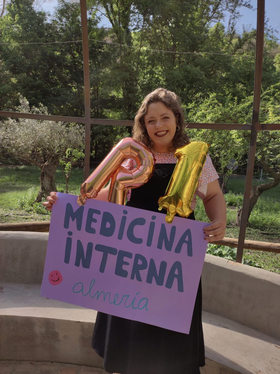 Aquí presente, nueva✨R1 de Medicina Interna en el Hospital Torrecardenas de Almería ✨!!!