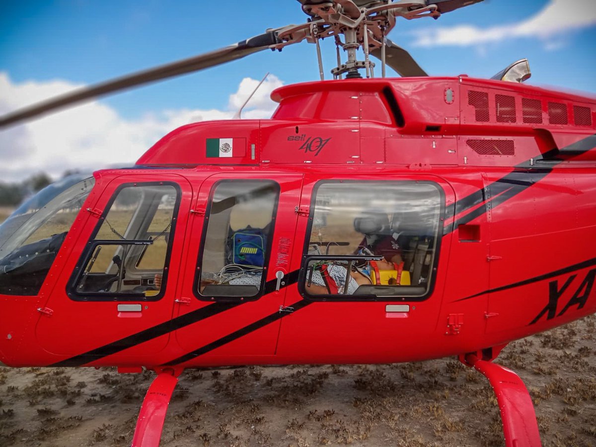 drguridi's tweet photo. #CODIGOTRAUMA POCUS en ambulancia aérea @SUMA_Puebla entrenamiento prehospitalario en vuelo para la rotación de residentes de la subespecialidad urgencias pediátricas del @T_HIMFG https://t.co/mk0rghx9wm