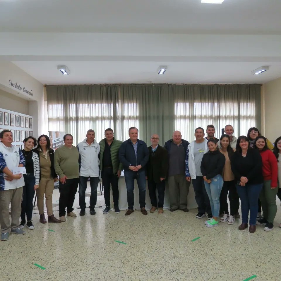 Junto a <a href="/felipemichlig/">Felipe Michlig</a> acompañamos actos y realizamos entrega de aportes en Soledad en 31°años Cen Jub, en Suardi a inst dep y culturales, en Ceres con  <a href="/DupouyAlejandra/">alejandra dupouy</a> inaug Centro atención y  tractor 0 Km y en San Cristobal <a href="/horacio_rigo/">Horacio Rigo</a> presentación actividades semana de mayo