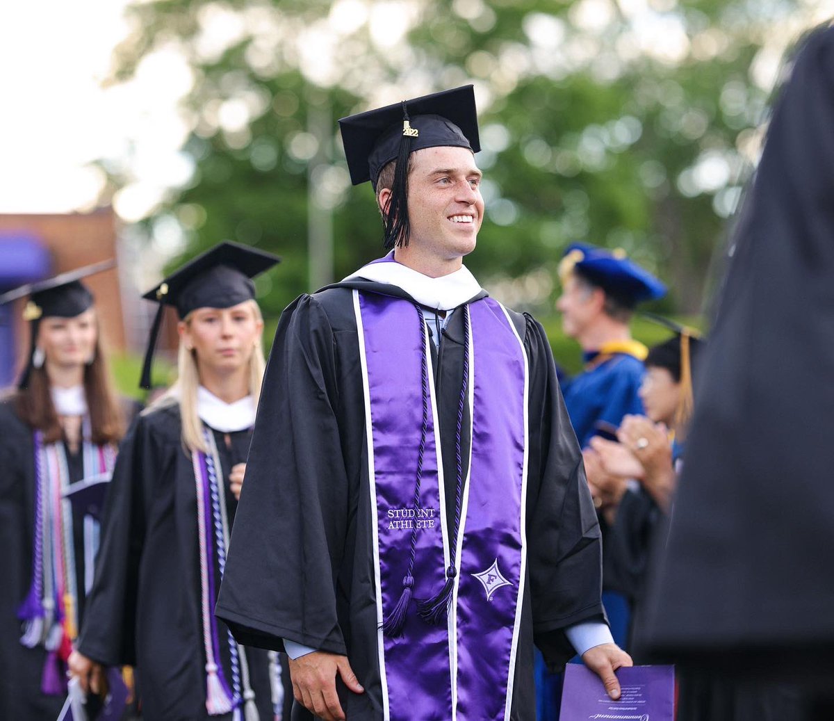 Robert Swanson tweet media