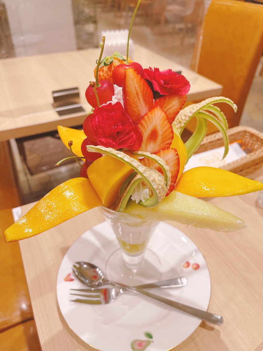 おぱにゅうございます！
ブラボーなパフェ頂きました🥭🍈💕
宮崎マンゴーってなんて美味しいんだろう… https://t.co/Z4aOWYUA96