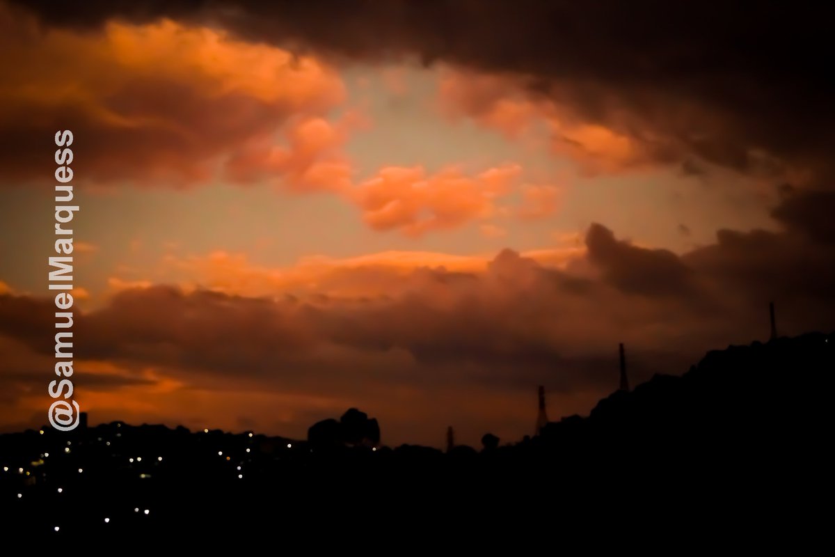 PImprensa's tweet photo. Itapevi, bairro Santa Rita, nesta quarta-feira (11) por volta das 18h. 

17ºC ás 20h46 chuva12% - Vento 10Km/h - Fotografia Samuel Marquess 📸 .'.
#tempos #tempo #es #a #boanoite #temporali #sp #itapevi #itapevicity #itapevieregiao #SamuelMarquess #fotografia #fotos #fotografo https://t.co/vZU75qu9Uo
