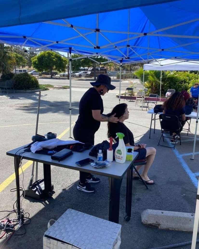 CTH465's tweet image. Was so incredible for the unsheltered community to be able to get haircuts at this week&apos;s #ProjectReFresh. Thank you @Cutecooper2 for making this possible 🧡💙💚