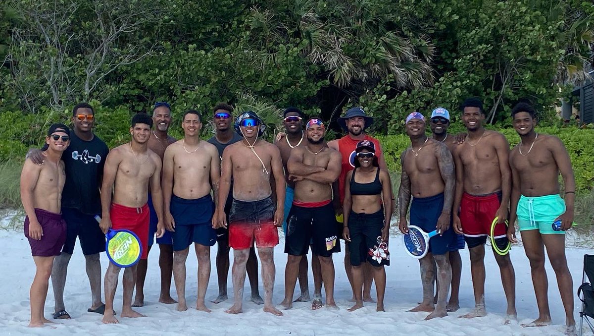 biancaesmith12's tweet photo. We had a blast on our annual Extended ST beach trip!! #RedSox #RedSoxExtendedST #DirtyWater #BeachFun https://t.co/1vCIAsNKBk