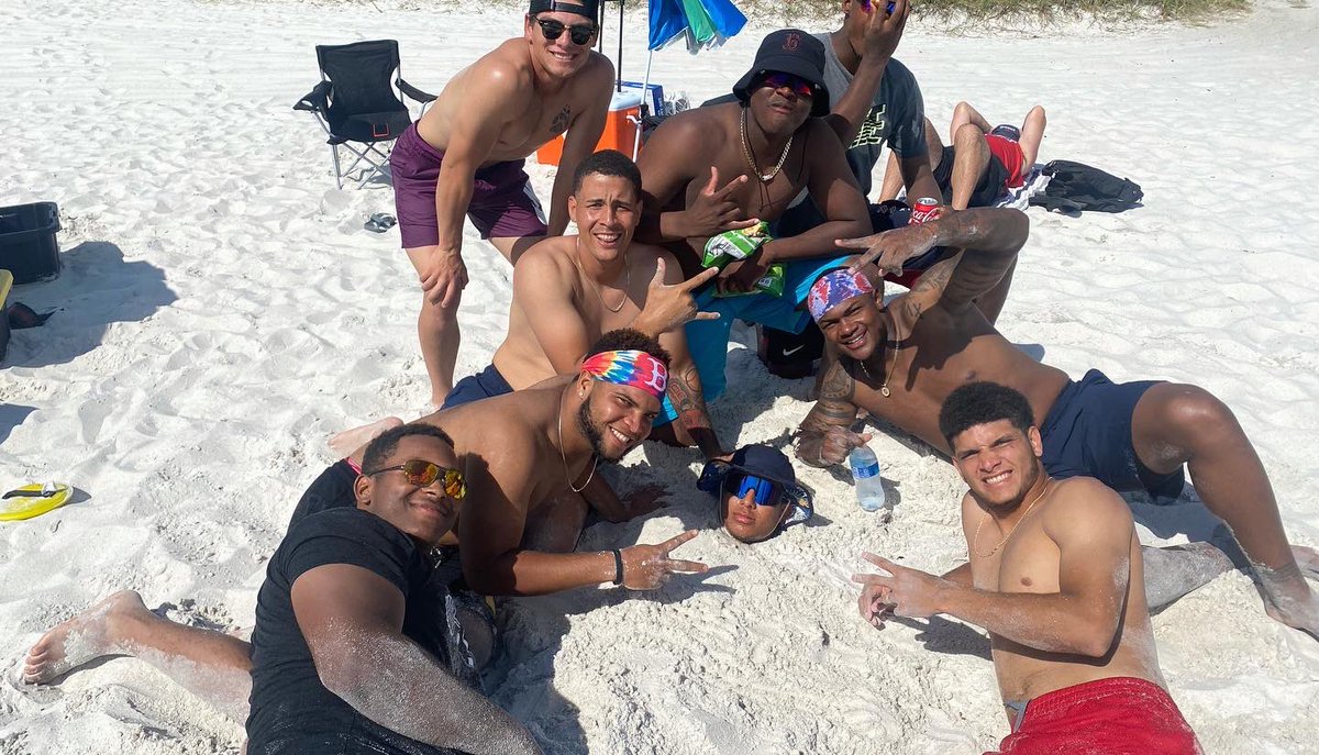 biancaesmith12's tweet photo. We had a blast on our annual Extended ST beach trip!! #RedSox #RedSoxExtendedST #DirtyWater #BeachFun https://t.co/1vCIAsNKBk