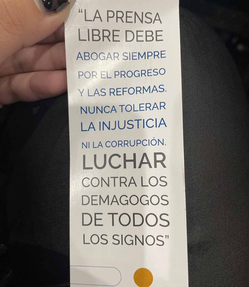 Valenessi's tweet photo. Periodismo 📻 📰 ♥️ https://t.co/Wj2iWYrdYu