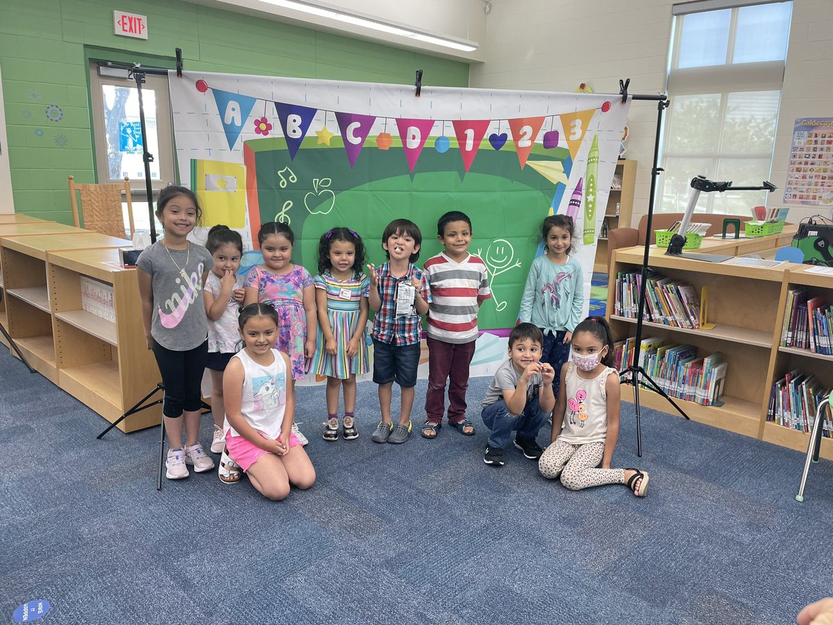 GeriGarza's tweet photo. Prek and Kinder classes of 22-23 are learning the Panther Way! @SchertzES #youbelonghere @SCUCISD https://t.co/ClkUIhMXDM