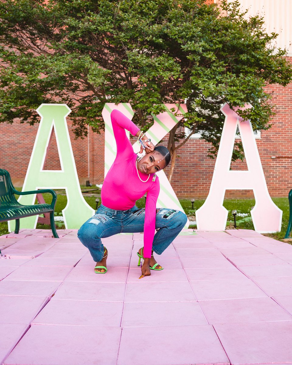 Audacious Alpha Theta 💚
•
•
Thank you for turning my dreams into a reality. See you on the kover of Kosmopolitan ✌🏾
#AKA1908 #alphawoman