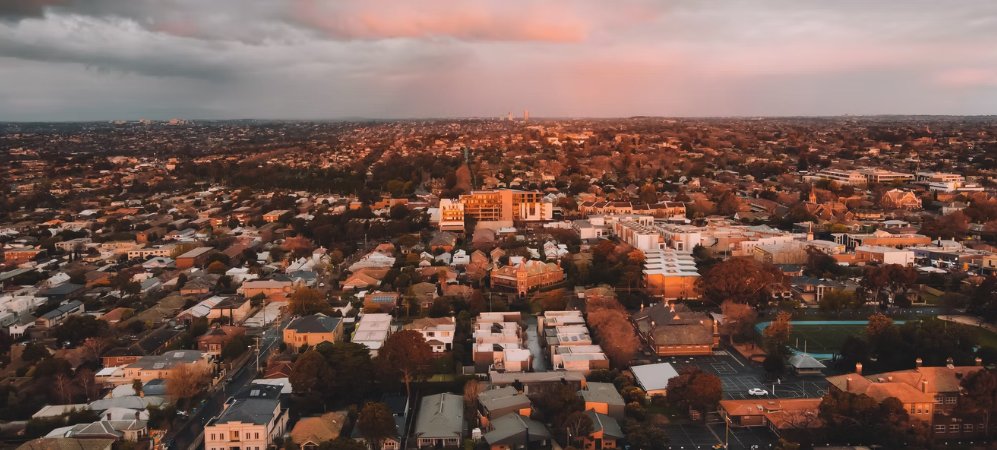 ANZ_bluenotes's tweet photo. The latest @ANZ_AU @corelogicau Housing Affordability Report shows record low rental affordability in regional Australia where rents can be greater than the cost of servicing a mortgage. LEARN MORE: https://t.co/m6OsAok2JC #ausecon https://t.co/tD7MuVAsSh