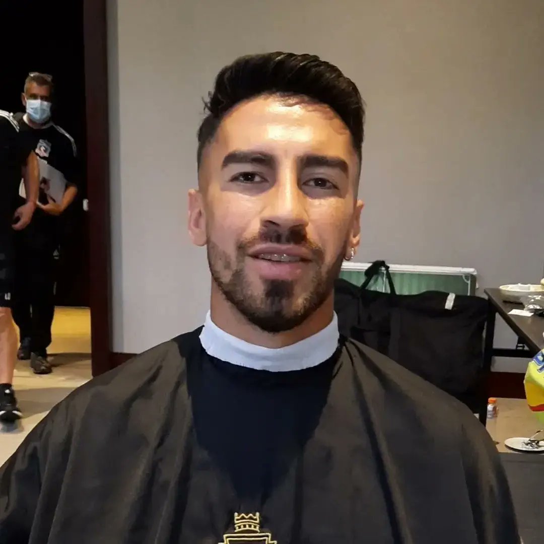 JJBarber99's tweet photo. Vip 💈
Para los jugadores de @colocolooficial ⚽️ gracias por la oportunidad #gabrielcosta @martinlucero7 @maxi_falcon97 @emilianoamor 
.
.
#christofer_barbershop_oficial 
.
#barbers #jjbarber #vipservice #colocolo #chile #libertadores #limaperu #style #peru https://t.co/AZrcBVZn9Z