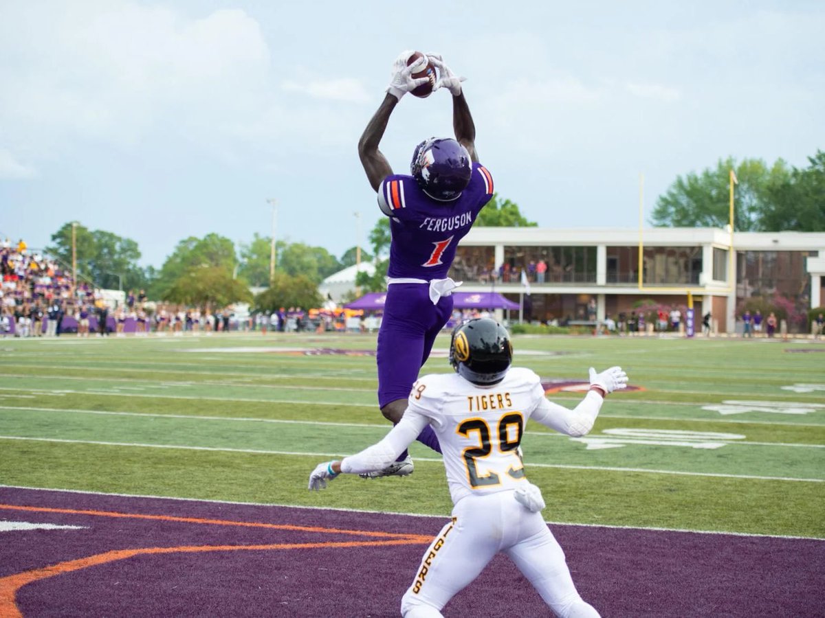 JacavionJ's tweet photo. AGTG so humble that I’ve received my 1st offer from Northwestern St University #Blessings #Legacy  @ryantoine @skiezwamp @twalker337 @Allhood90 @JeritRoser @samspiegs @DeVonLockett10 https://t.co/eYgWXbPUAQ