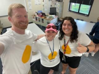 BF_Intermediate's tweet photo. Today our EGG-cellent science teachers allowed students the opportunity to apply their knowledge of force and motion! Students brainstormed a way to keep an egg safe when dropped from the bleachers! https://t.co/jHBPZVBg4g