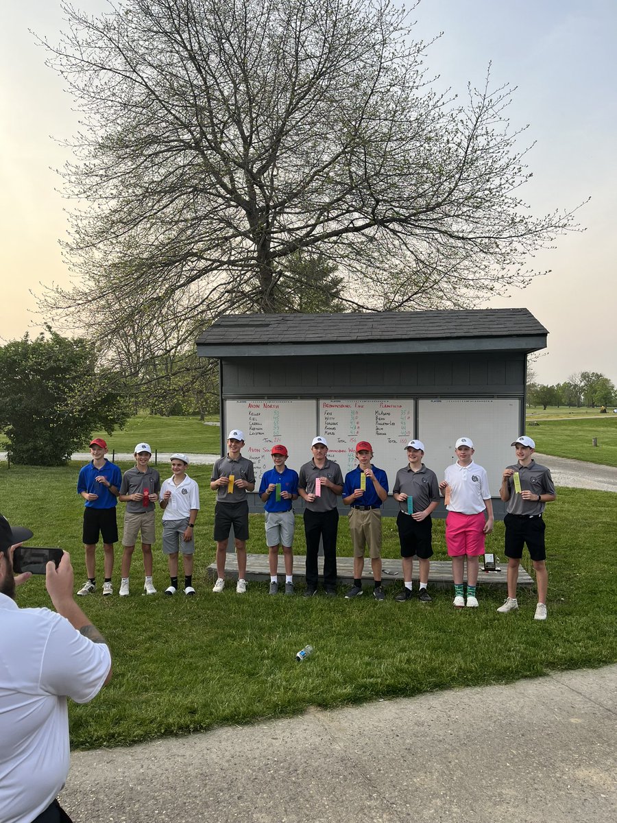 BrownsburgGolf's tweet photo. HUGE news out of Plainfield. Our East Middle school Bulldogs are COUNTY CHAMPS, LETS GOOOOOOOOOOO!!!!! And even better news Brownsburg brought home 7 of the top 10 spots. Our young kids are starting to figure it out, so pumped for them. https://t.co/t3j1ioDn0k