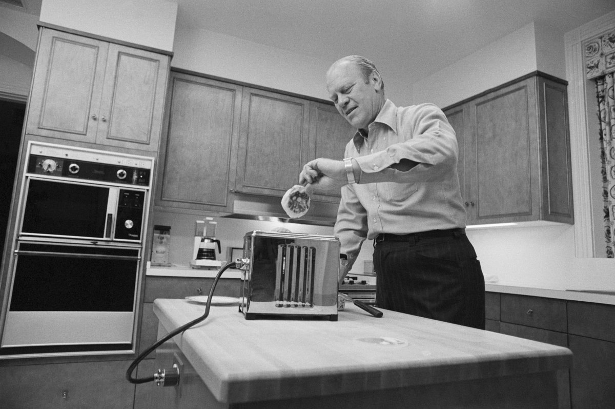 normalpols's tweet photo. Gerald Ford toasting an English muffin. 5th September, 1975. https://t.co/plvJ29Bjho