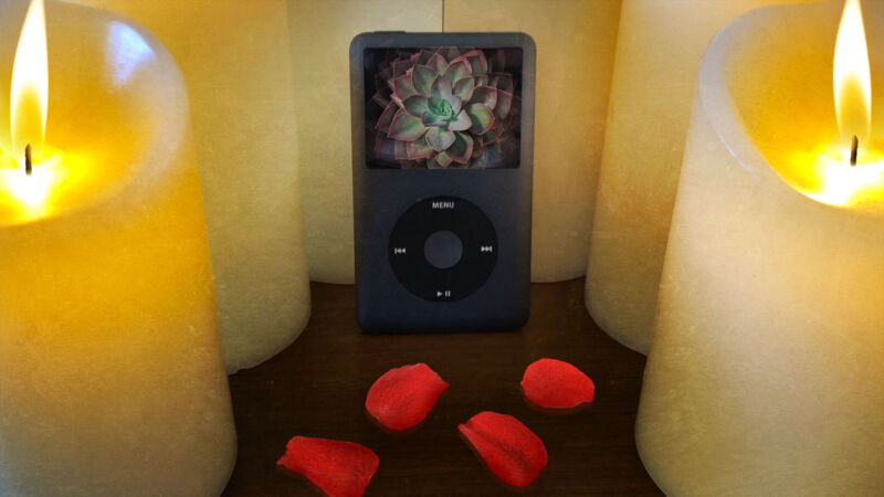 ETBS_Benchmark's tweet photo. Farewell iPod!, you changed the way the world listens to music. 

For better or worse? 

https://t.co/QvrVoe67ST https://t.co/41GBinZVM6