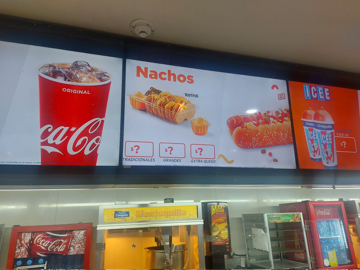 jcteju's tweet photo. @Cinepolis en paseo acoxpa así exhiben sus precios "?" Y te los quitan en 5 segundos, no se puede leer una descripción del producto, pedí un menú impreso y no tienen @Profeco no se puede checar esto? https://t.co/2hW192jmA7