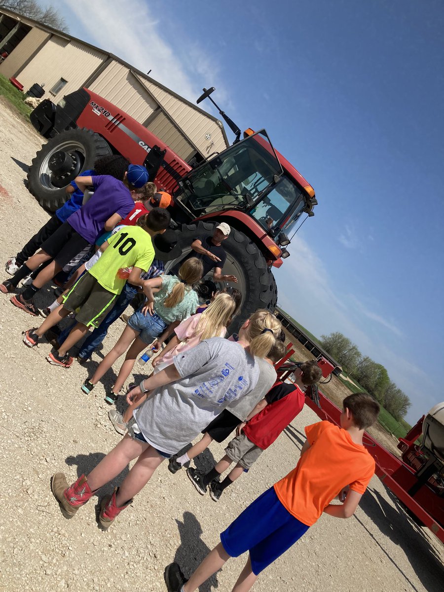 MrsNelson_34's tweet photo. 4th Grade Fun at Berges Ranch!@WestyElemSchool https://t.co/kMBi0UYIbI