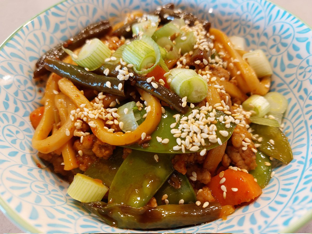 From my Christopher Kimball's Milk Street Magazine, I found an easy recipe for Stir-Fried Noodles with Kimchi and Pork. I added additional vegetables and it was a bowl of deliciousness! @177MilkStreet #RetiredPrincipalInTheKitchen