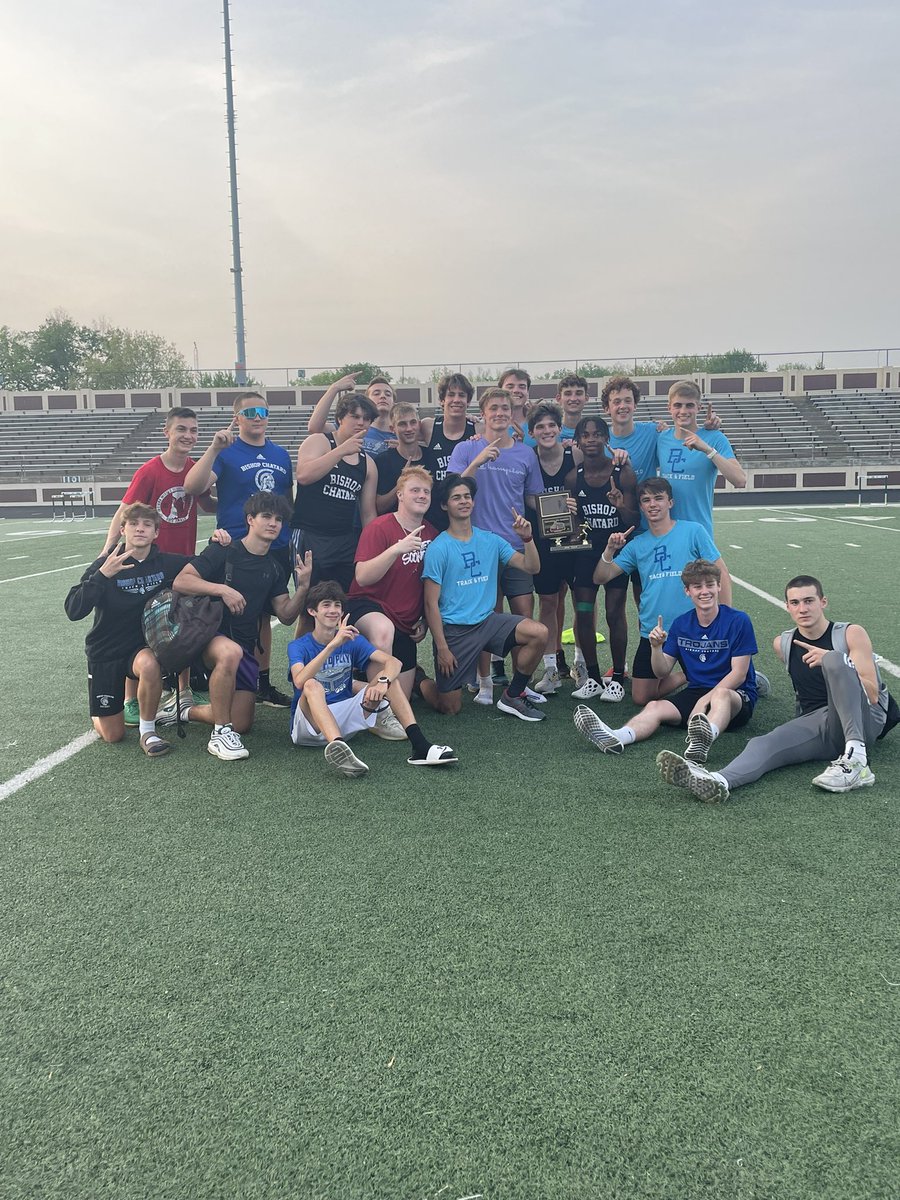 BCHSTrack1's tweet photo. 2022 CITY CHAMPS‼️‼️ https://t.co/UgEdIPEakq