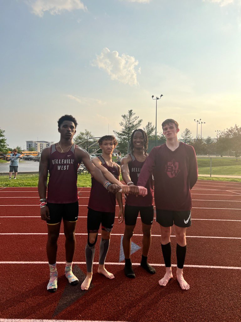 BWestboysTNF's tweet photo. Conference runners up in JV 4x4
Adams 54~ Anderson 56 ~ Jefferson 53.56pr~ Henderson 52.06pr
3:37.24
@SWConference_1 #swconf #bwtnf @BWestAthletics https://t.co/TQgttQaH4A