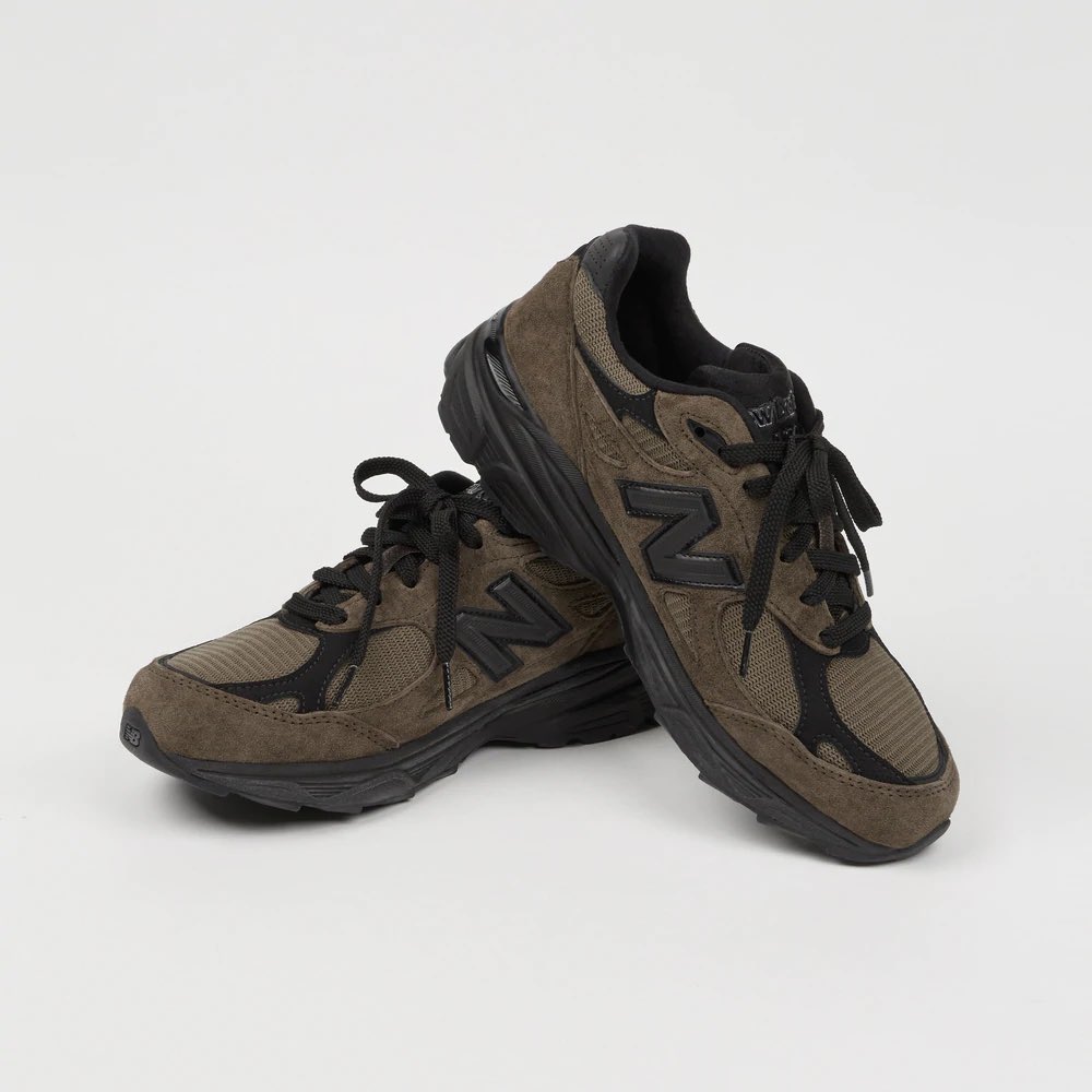 snkr_twitr's tweet photo. Dropping tomorrow 9am PT/12pm ET: JJJJound x New Balance 990v3 nBrown/Black’

-> https://t.co/KkBrh1WBTN

#AD https://t.co/OoaYdGFdIp