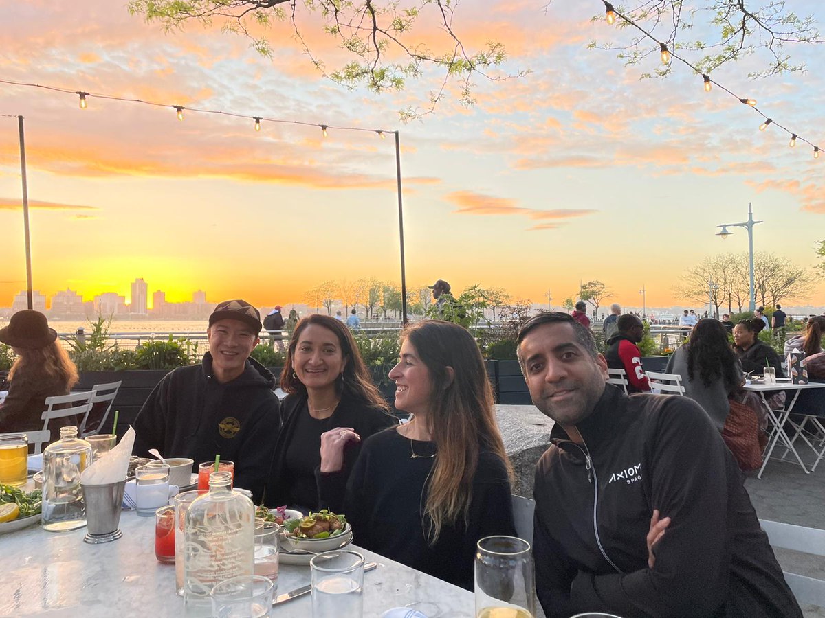 PitchandrunNYC's tweet photo. a highly successful first official #pitcherandrum ππ https://t.co/KYkzw4woKe