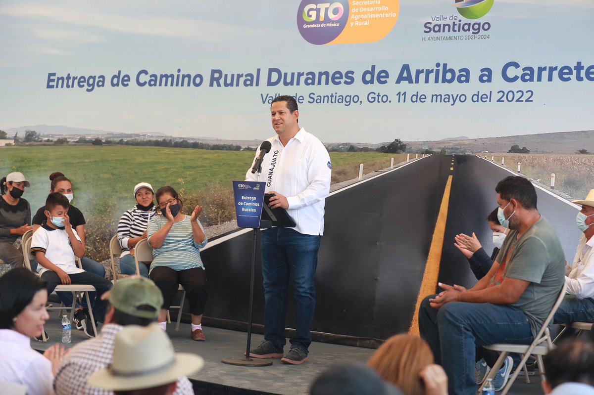 diegosinhue's tweet photo. Concluimos nuestra #GiraDeTrabajo en Valle de Santiago, entregando la rehabilitación del camino Duranes de Arriba a Carretera Labor de Valtierra – Pueblo Nuevo. #ContigoSí rehabilitamos 3.31 kilómetros con inversión de más de 6.5 mdp para beneficiar a más de 400 personas. https://t.co/LoNeRVrRPR