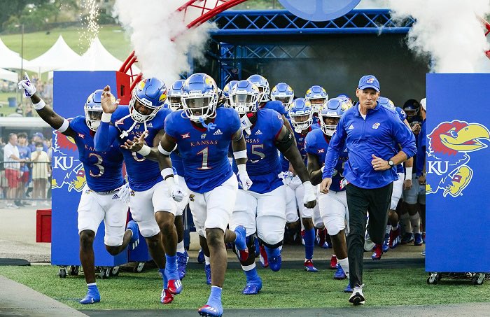 #AGTG After a great conversation with <a href="/CoachPanagos/">Jim Panagos</a> I’m blessed to receive an offer from the University of Kansas!! <a href="/KU_Football/">Kansas Football</a> #jayhawks <a href="/CoachJesse18/">Jesse Chinchar</a> @CoachMeyerCAI <a href="/BobCefail/">robert cefail</a> <a href="/CoachFeldman81/">David Feldman</a> @alex_ogbon