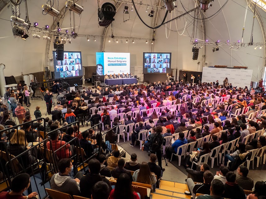 upsouniversidad's tweet photo. Primer Encuentro Nacional de las Becas Estratégicas Manuel Belgrano
Autoridades de la UPSO, participaron de manera virtual, del Primer Encuentro Nacional de las Becas Estratégicas Manuel Belgrano que se realizó de manera híbrida, en la Universidad Nacional de San Martín. https://t.co/JRWfuqcNOK