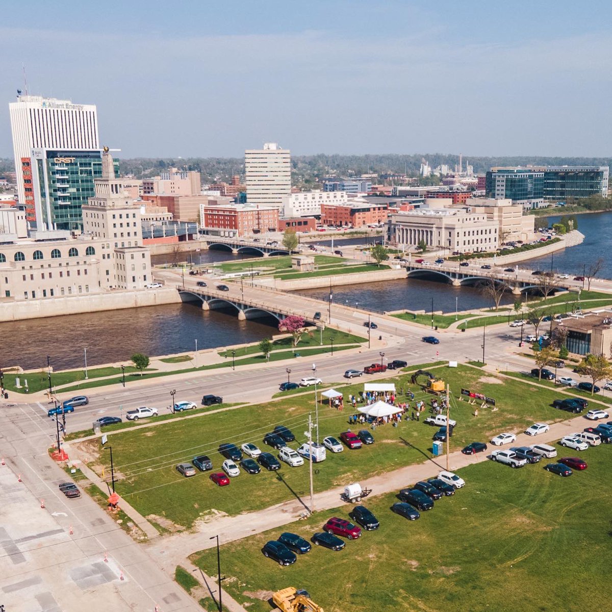 BigGroveBrewery's tweet photo. It's happening! Big Grove is building a brand-new brewery and taproom in Cedar Rapids — opening in 2023! At the corner of 1st St. and 1st Ave. West in downtown CR, we're honored to be a part of phase 1 of this new and amazing entertainment and living space. https://t.co/38LhIkN05H