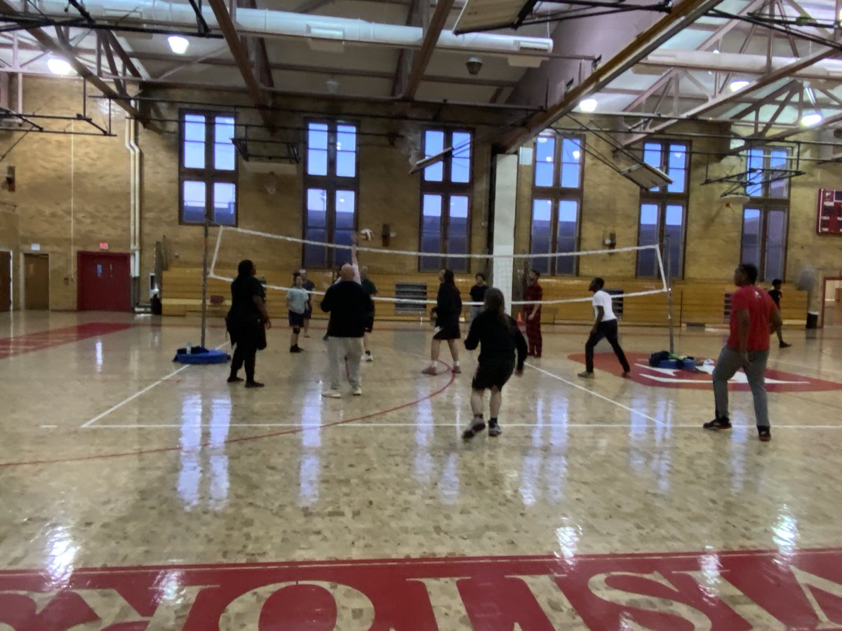NHaynes1969's tweet photo. Franklin Upper School staff lock-in (6pm-6am)with their seniors because they are going to miss them so. What a great community. @RCSDNYS @rocrestorative @RCSDFranklin https://t.co/NN6HrTo6Dw