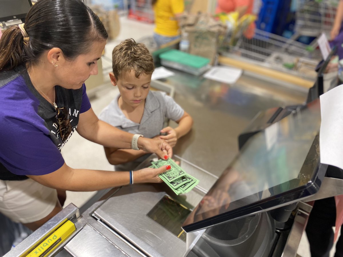 BES <a href="/Publix/">Publix</a> Family Math Night was an absolute hit!!! Over 75 families showed up 😎
Students and families went on grade level scavenger hunts, picked up items from shopping lists, used the register to ring in items, and counted out money to pay for their food!! #WeAreBrooksville