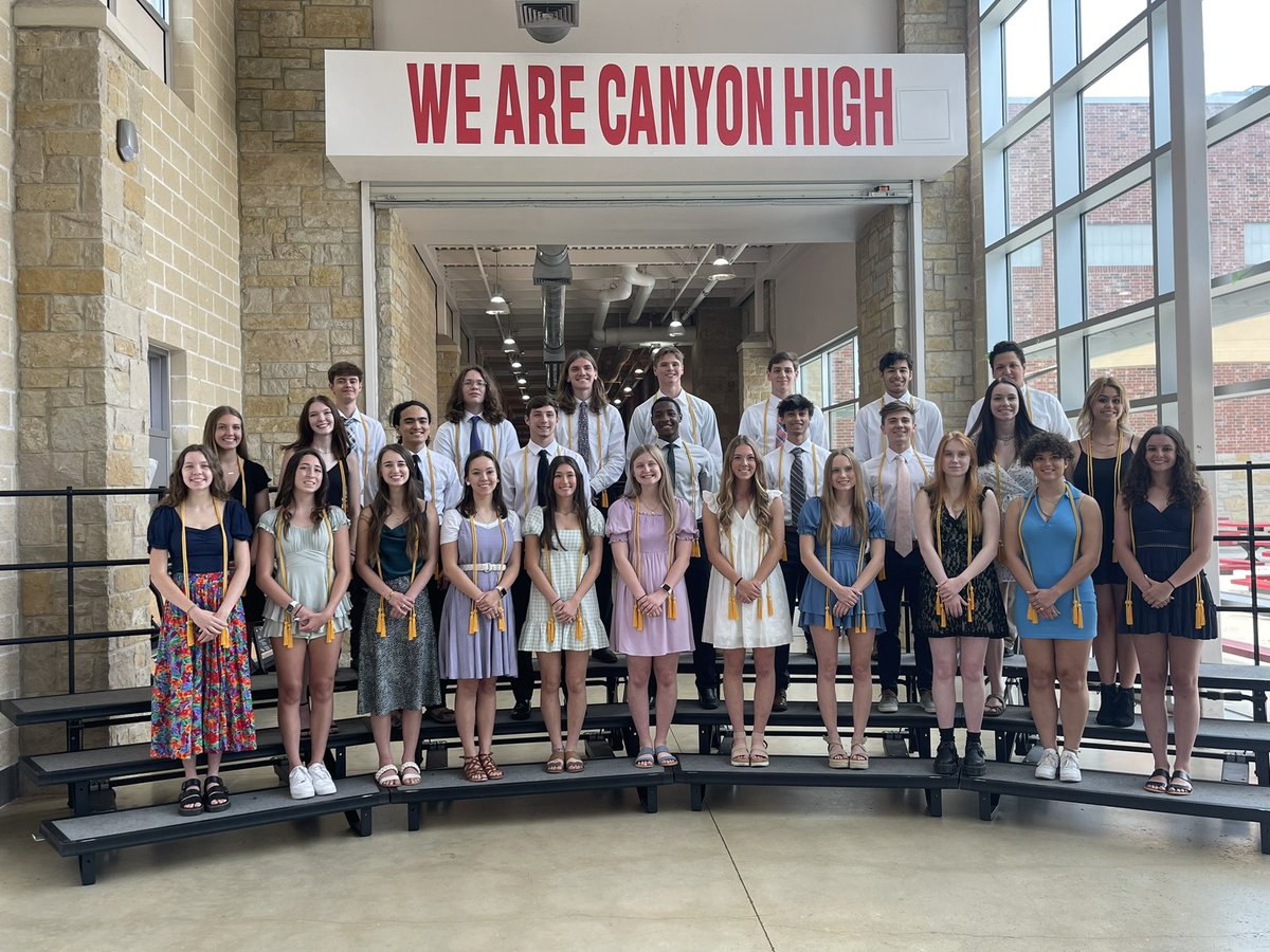CougCounselors's tweet photo. Congratulations Class of 2022 - Top 15, 10, and 5 percent! We are so proud of all you have accomplished. Thank you for being such a big part of Cougar Nation! @DavissonDustin @canyonhscougars @RobinConger11 @Supt_comalisd https://t.co/VbUZCEZIbs