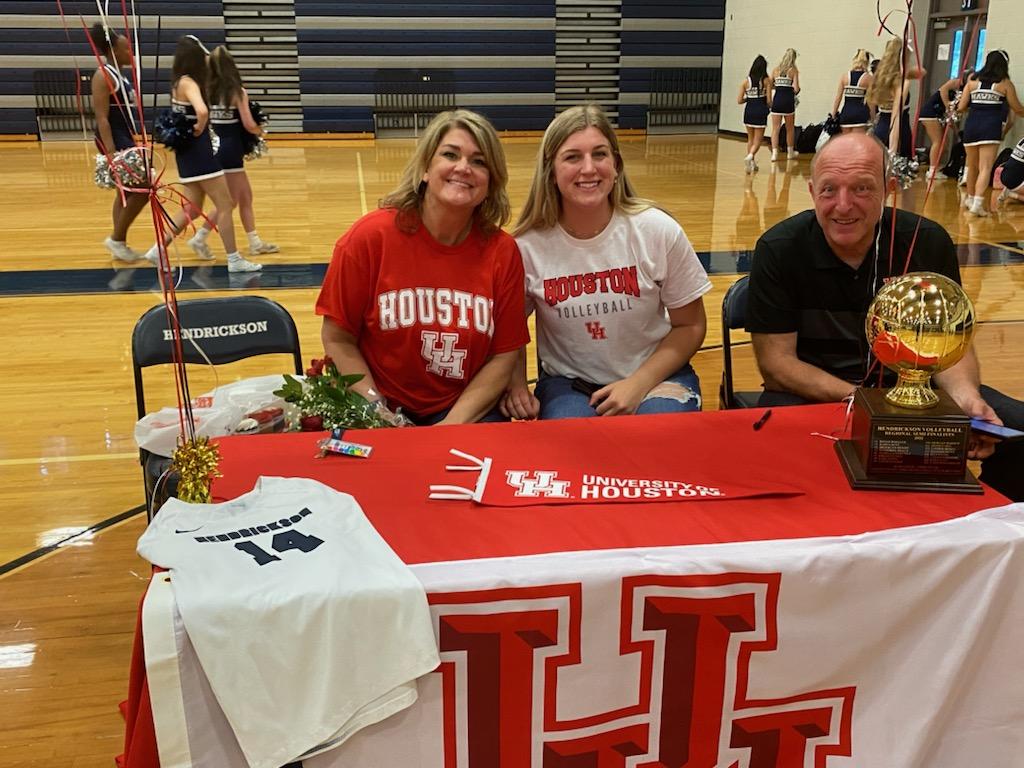 PfISDAthletics's tweet photo. Our congratulations to our @HawkNationHHS student-athletes signing today to continue onto the next level. We wish you the best. #MovingPforward #Pfamily https://t.co/SVH4AppviL