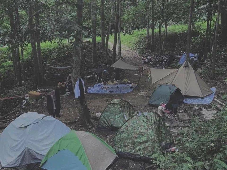 hancur_hatiii's tweet photo. No internet, No social media. Lets go for a wild camping for some days. https://t.co/TJn6K2sLFe