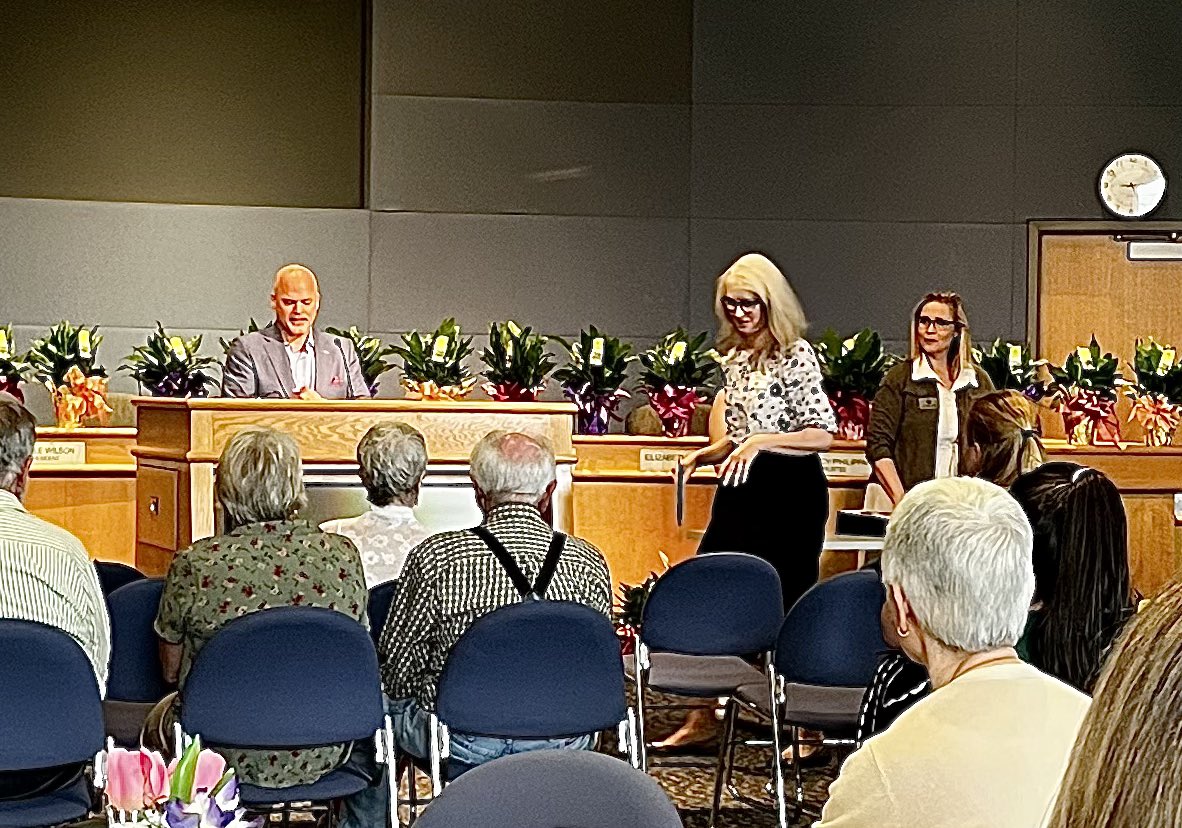 jdcross76's tweet photo. Congrats 2 the @BakerMiddle &amp; #OneTroy Support Staff who were recognized this evening @ our Outstanding Support Staff Reception! They represent the many individuals who are the behind the scenes 🪨 ✨’s who are the ❤️ &amp; soul of @troyschools! Thank you for your incredible service! https://t.co/ygsDuc5FIS