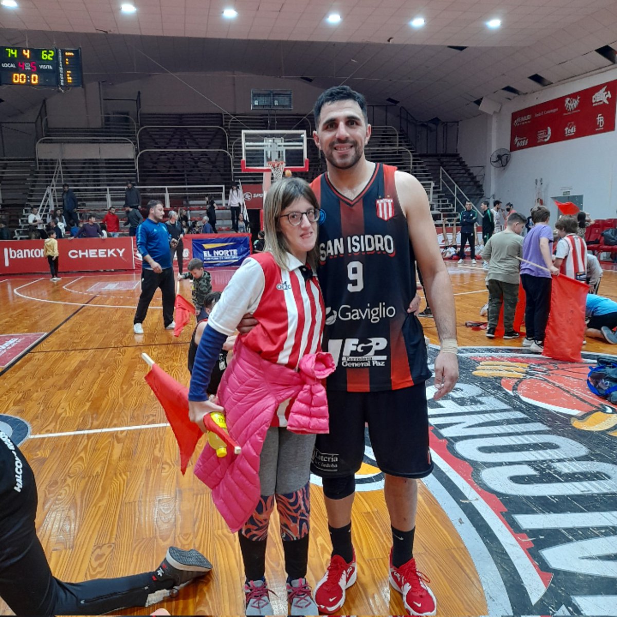 mellimaggi's tweet photo. Con los dos mejores jugadores de SAN ISIDRO https://t.co/zn0h6RPWUc