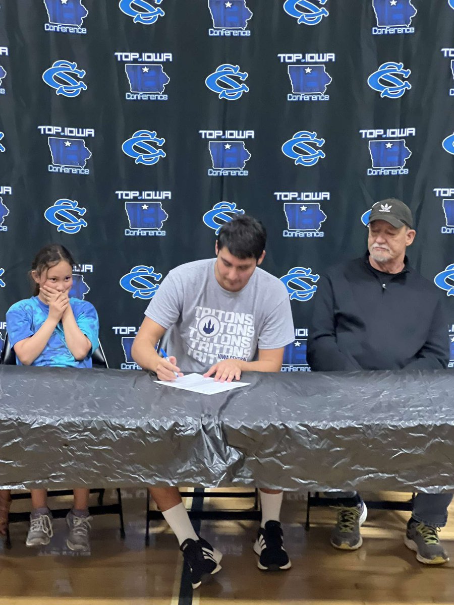 Angel_J_Jose's tweet photo. Today I’ve signed to continue my athletics at Iowa Central Community College. I’m going to continue playing basketball with an amazing program. I want to thank all the people who have helped me throughout the years. My family has been a key part of my achievements.@ICCCMensBBall https://t.co/nt4560Accx