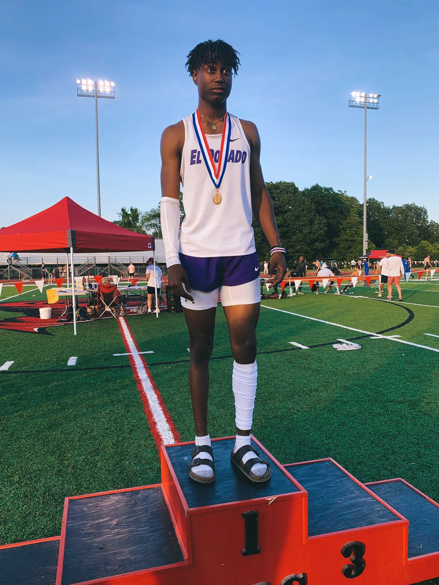 lytrack's tweet photo. went to Meet of the Champs and won the 4x2! we ended the season with a new pr of 1:27:42. thankful for this experience! #gcg #trackandfield https://t.co/mQ1nFssIGt