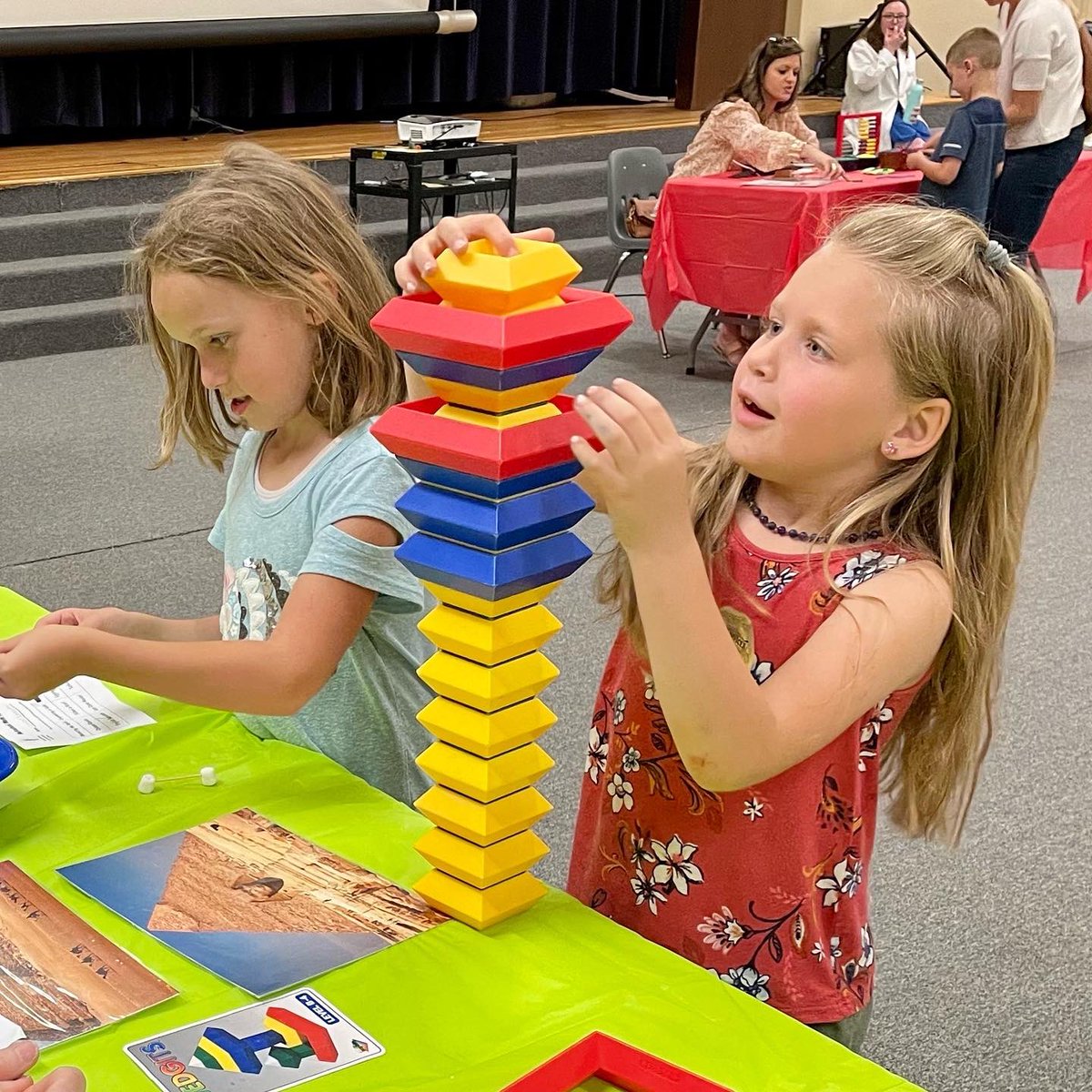 Stuartbulldogs's tweet photo. Thankful for all the families that came out for your last #FamilyNight this year with the @creativediscoverymuseum and their #MulticulturalMath stations. HUGE S/O to @bnbeard01 and @AMoss318 for coordinating everything. https://t.co/Savo0v2jOa