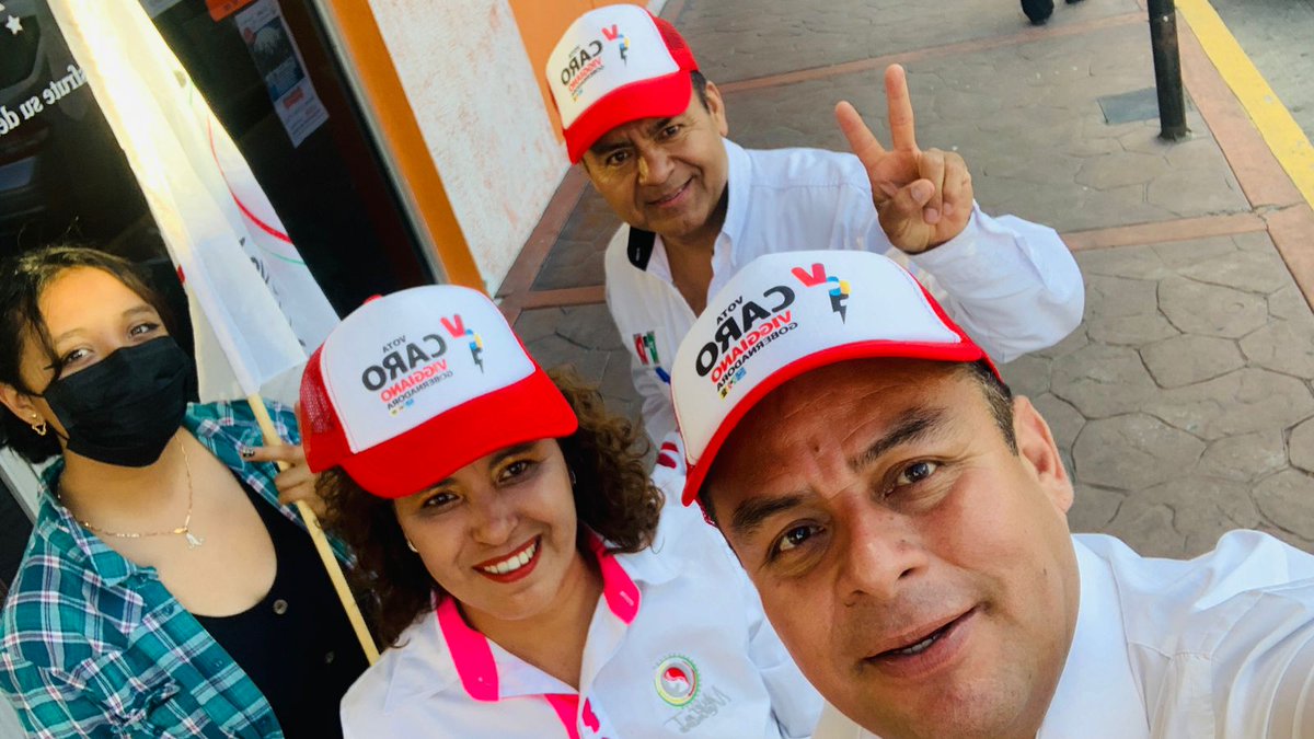 jaimegalindo33's tweet photo. Saludamos a la familia #Emetista en el municipio de Tulancingo acompañados de nuestro amigo y líder @Erubiel_Alonso_ seguros estamos que este próximo 5 de junio nuestra amiga @caroviggiano se convertirá en la primer gobernadora. 
#MoviendoConciencias
#FuerzaMT https://t.co/BxQXuCahRQ