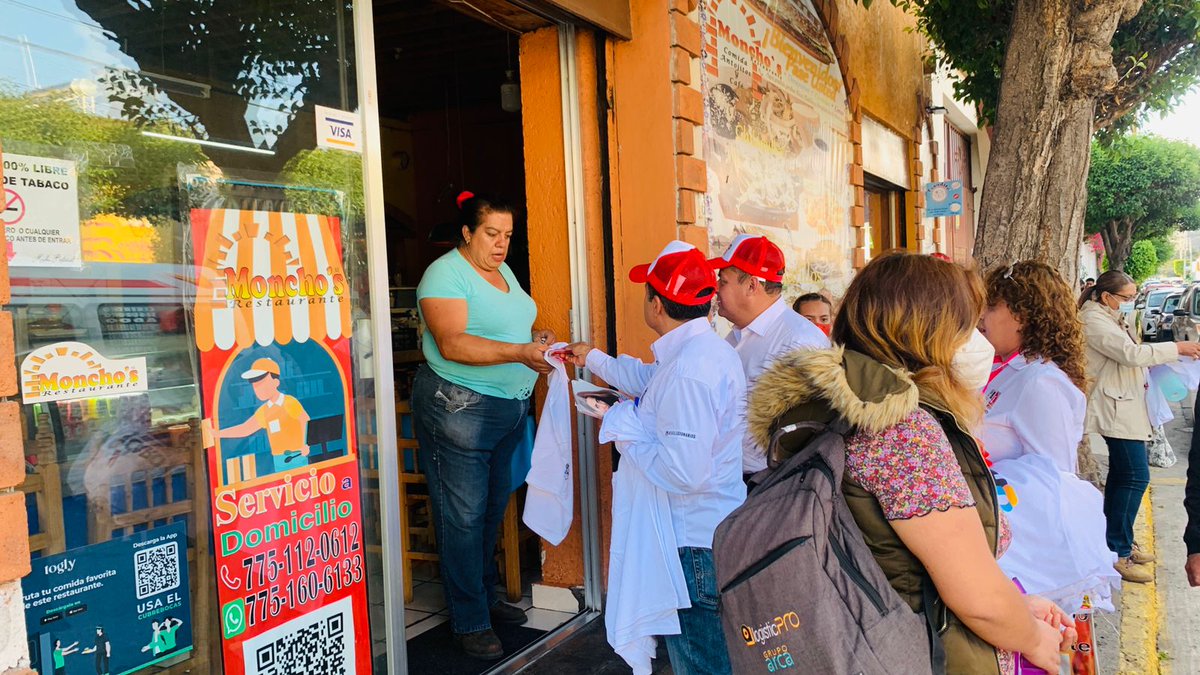 jaimegalindo33's tweet photo. Saludamos a la familia #Emetista en el municipio de Tulancingo acompañados de nuestro amigo y líder @Erubiel_Alonso_ seguros estamos que este próximo 5 de junio nuestra amiga @caroviggiano se convertirá en la primer gobernadora. 
#MoviendoConciencias
#FuerzaMT https://t.co/BxQXuCahRQ